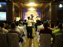จัดงานสัมนา